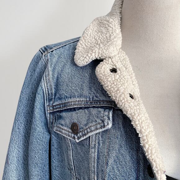 Levi's Original Sherpa Trucker Denim Jean Jacket Sz M Blue Light Wash Grunge - Picture 6 of 8